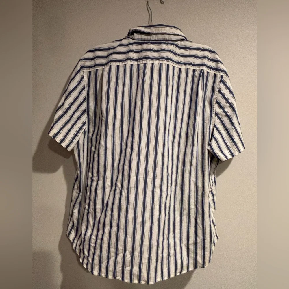 Nautica Men's vertical Navy‎ and White Striped Button Down Shirt